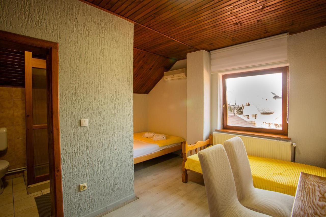 Guest House Vila Alexandar Palić Εξωτερικό φωτογραφία