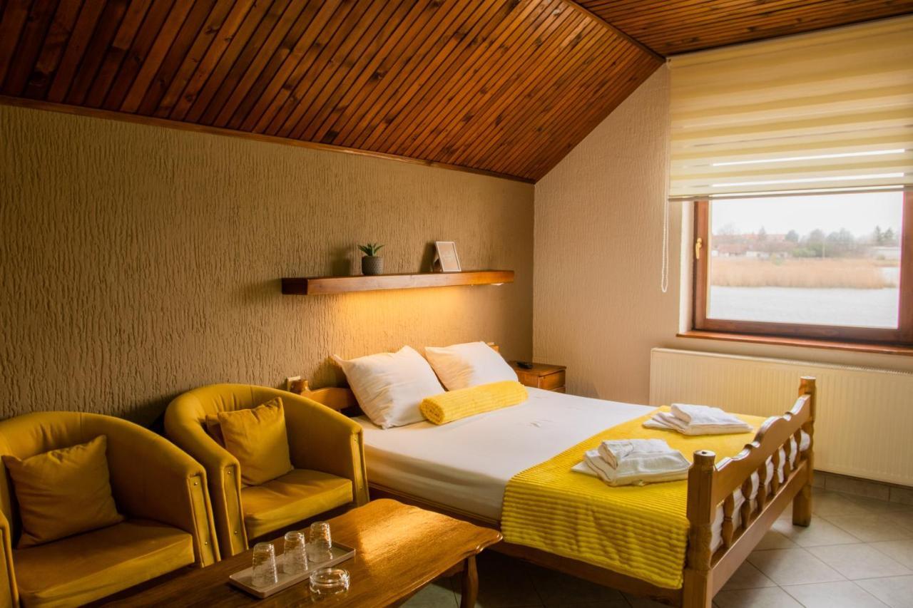 Guest House Vila Alexandar Palić Εξωτερικό φωτογραφία