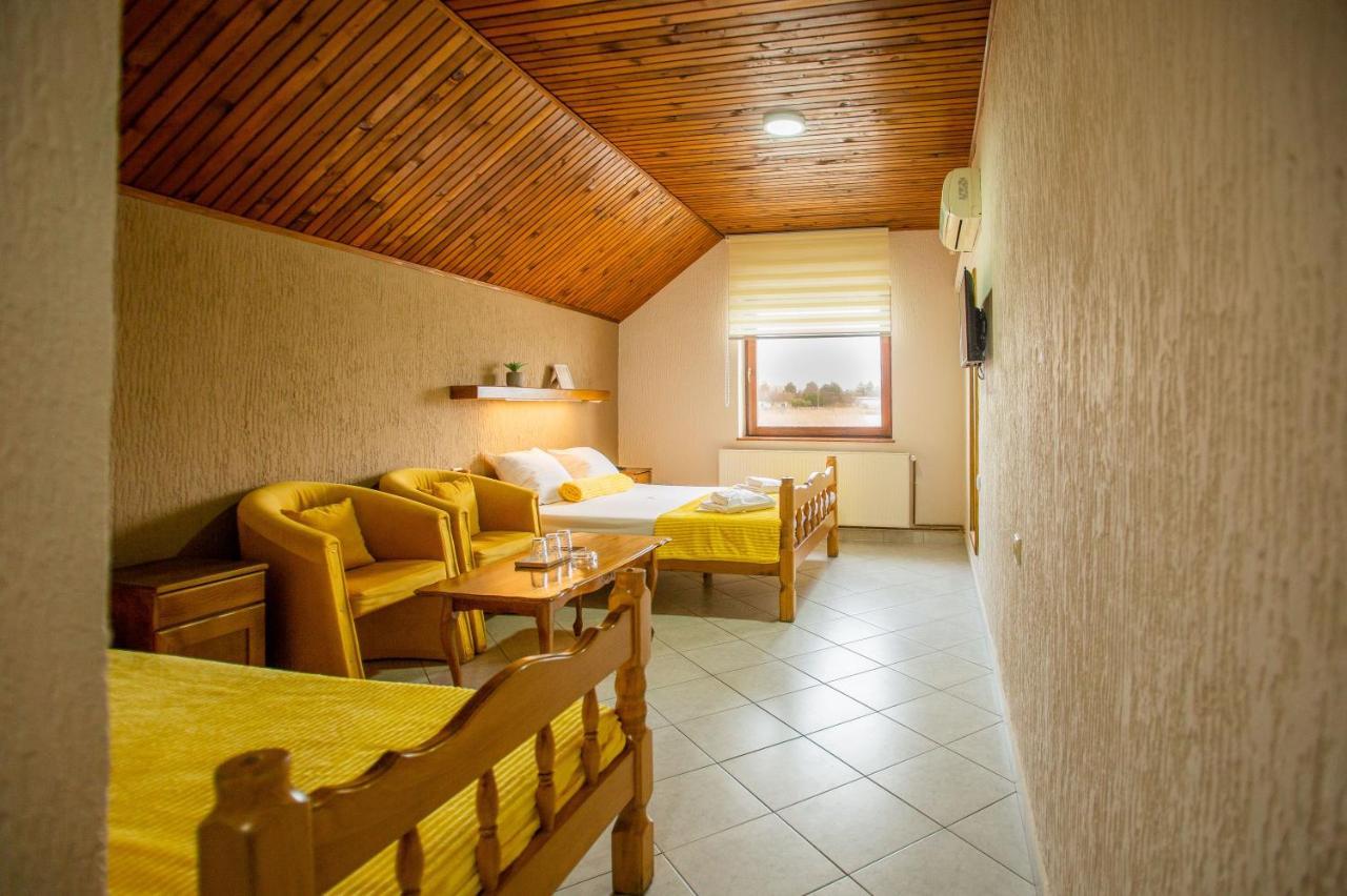 Guest House Vila Alexandar Palić Εξωτερικό φωτογραφία