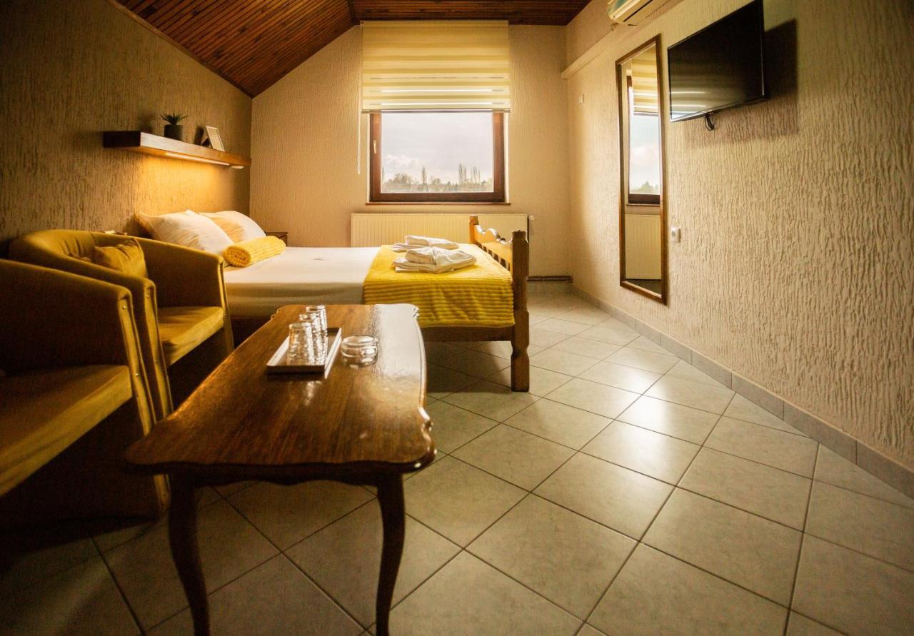 Guest House Vila Alexandar Palić Εξωτερικό φωτογραφία