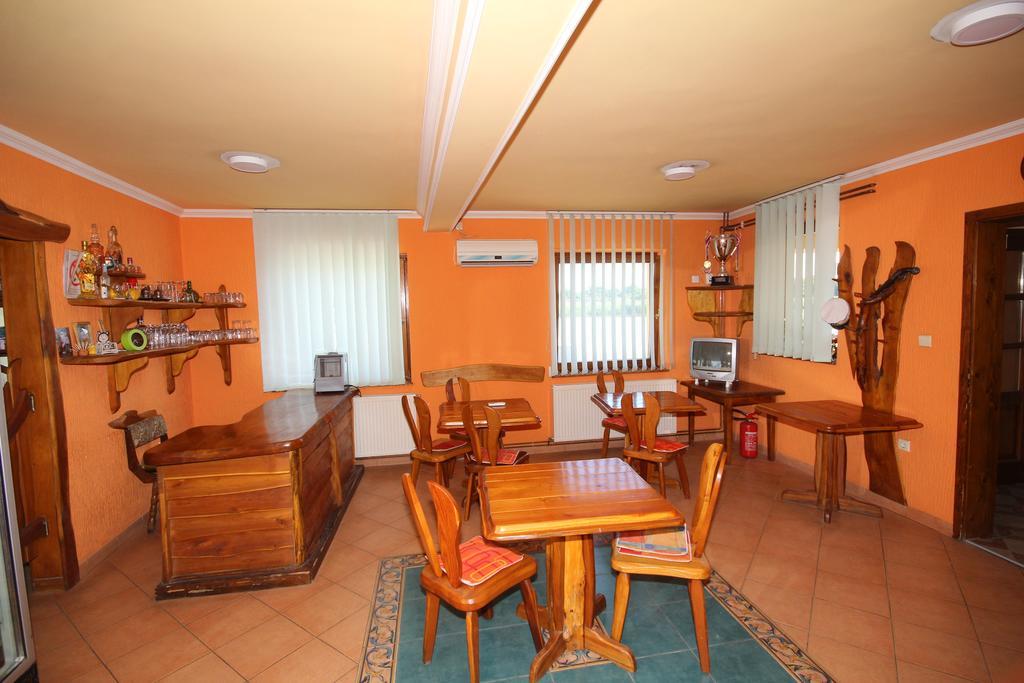Guest House Vila Alexandar Palić Εξωτερικό φωτογραφία