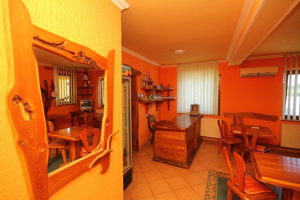 Guest House Vila Alexandar Palić Εξωτερικό φωτογραφία