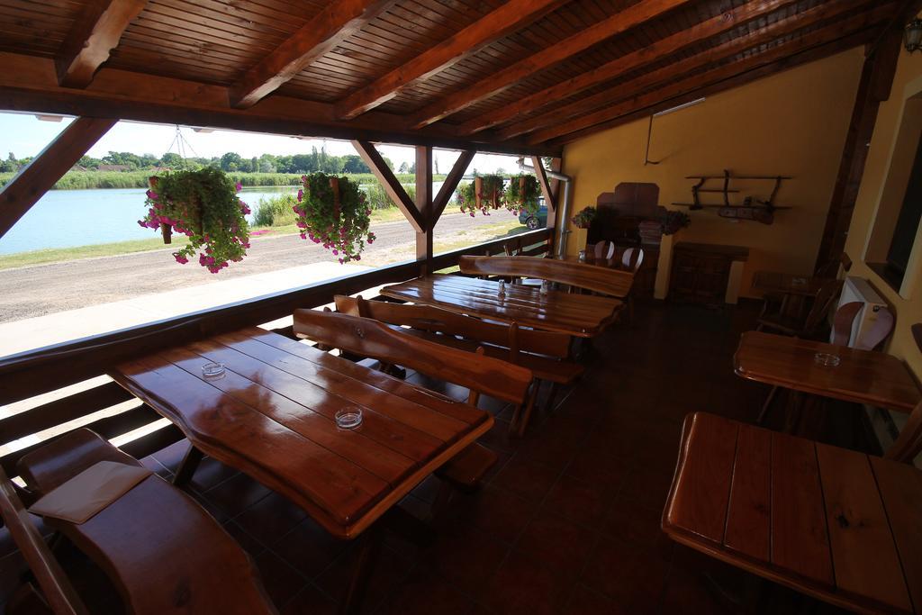 Guest House Vila Alexandar Palić Εξωτερικό φωτογραφία