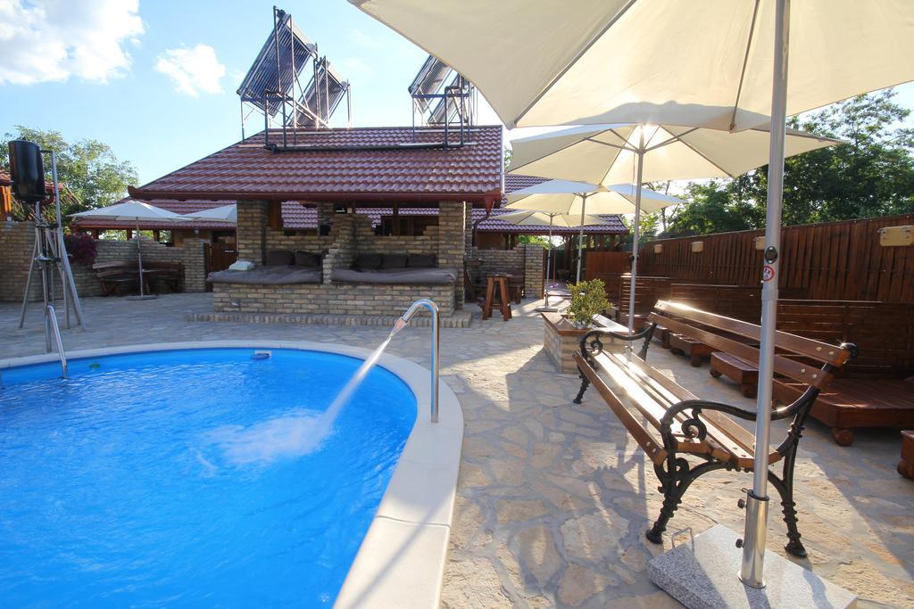 Guest House Vila Alexandar Palić Εξωτερικό φωτογραφία