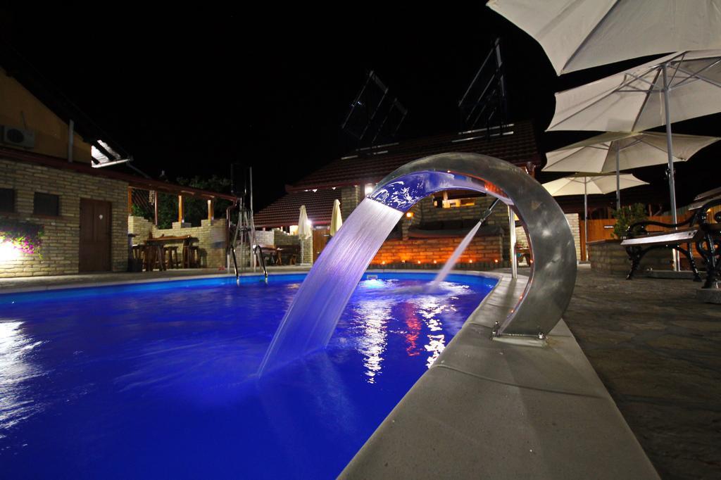 Guest House Vila Alexandar Palić Εξωτερικό φωτογραφία