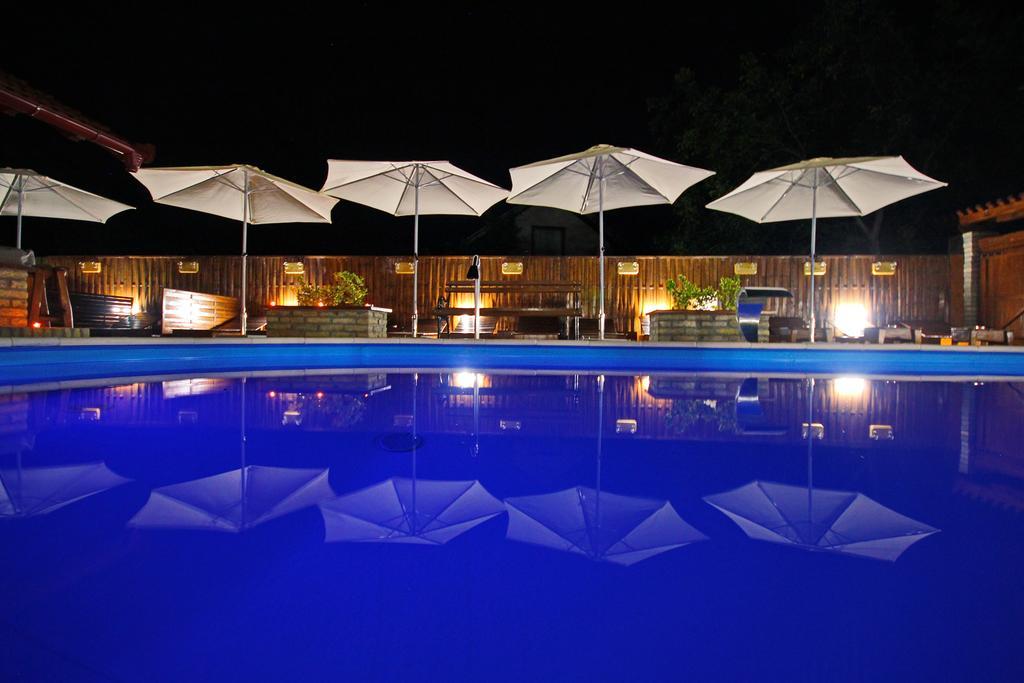 Guest House Vila Alexandar Palić Εξωτερικό φωτογραφία