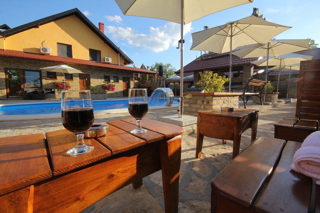 Guest House Vila Alexandar Palić Εξωτερικό φωτογραφία