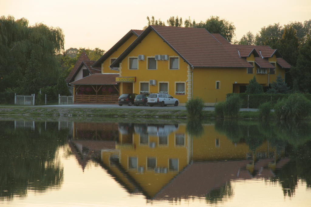 Guest House Vila Alexandar Palić Εξωτερικό φωτογραφία